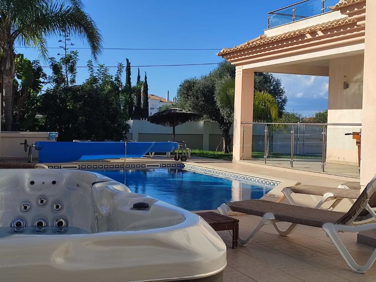 Villa Ruana - 5 Bedrooms On Suite- Free Out Door Hot Jacuzzi - By Bedzy Albufeira Exterior photo